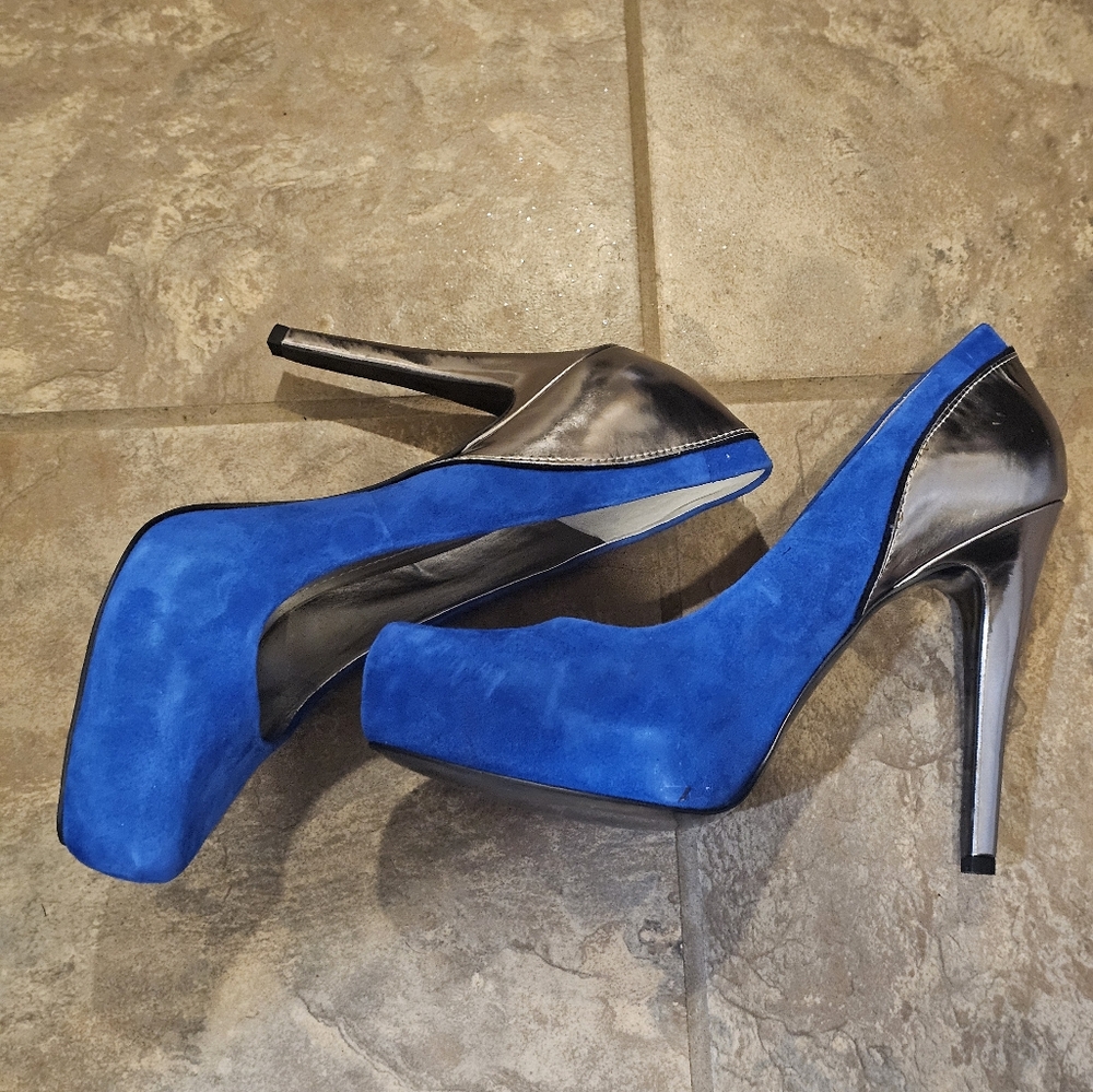 BCBGeneration BG-Peyton Suede Heels Size 9M - Picture 7 of 8